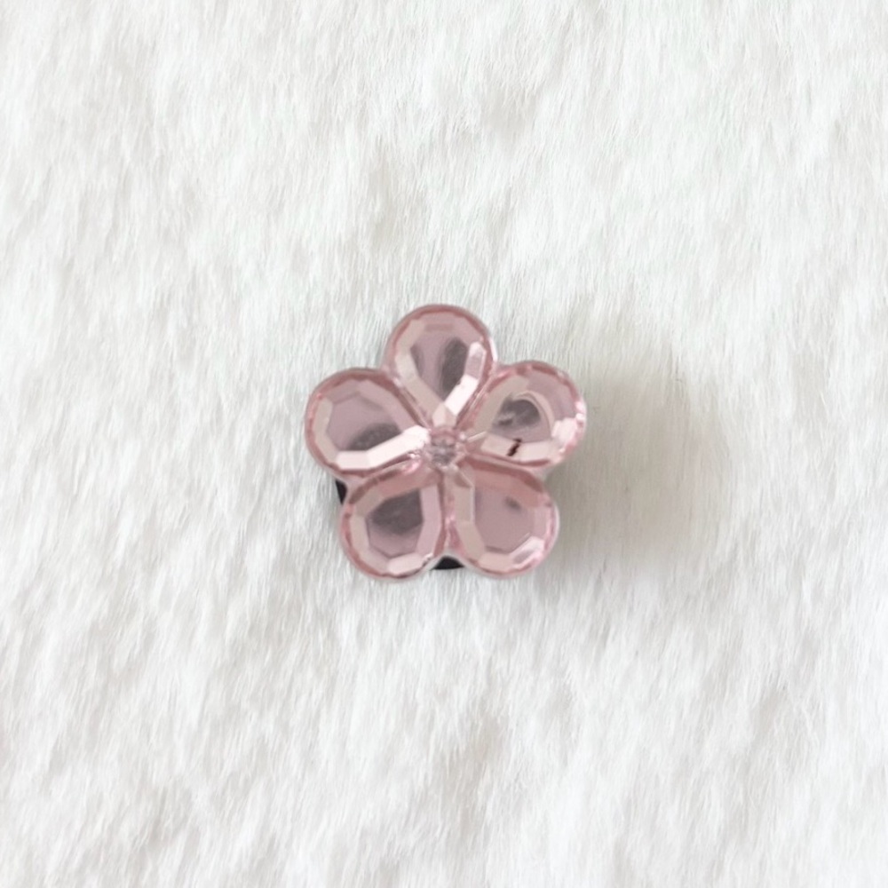 5/$15 🩷 MUST BUNDLE CROCS Pink Flower Charm